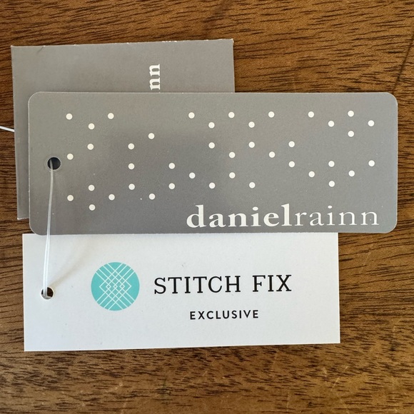 NWT | Daniel Rainn | Amely Split Neck Top | White/Navy | Medium - Picture 6 of 10